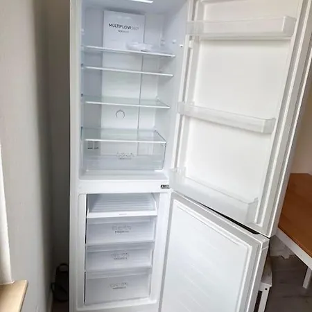 With Wifi, Kitchen And 4k Tv 에센