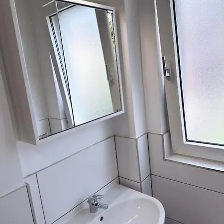 With Wifi, Kitchen And 4k Tv *