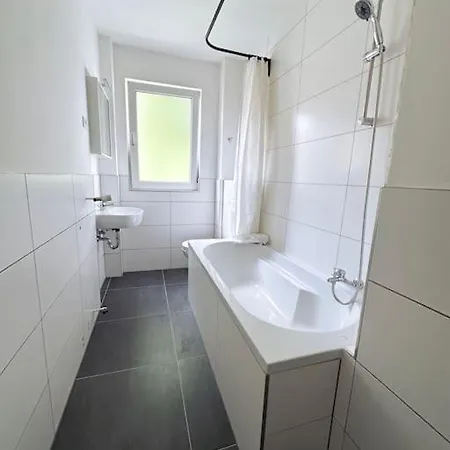 With Wifi, Kitchen And 4k Tv