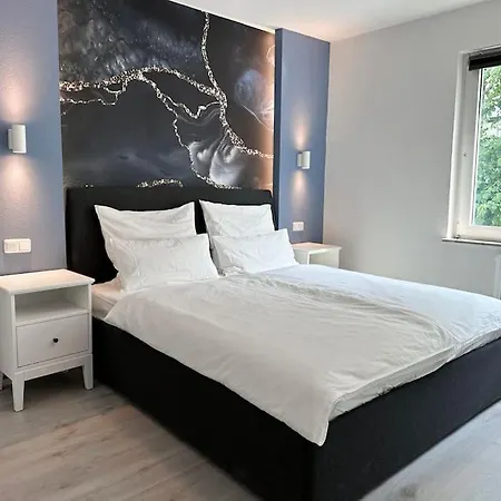 With Wifi, Kitchen And 4k Tv * Essen