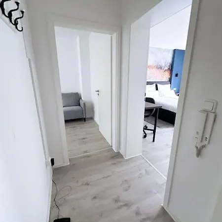 With Wifi, Kitchen And 4k Tv * Essen